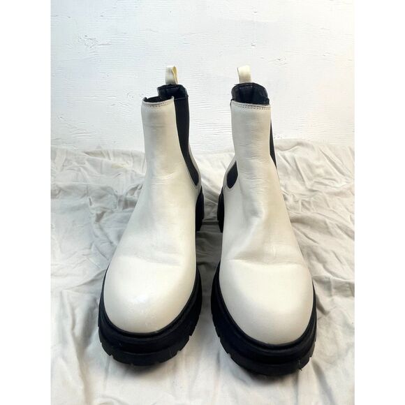 Marc Fisher Pirro Chelsea Leather Boots 9 White Round Toe Lug Sole Combat - Picture 2 of 9